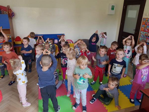 wspólne pląsy i tańce